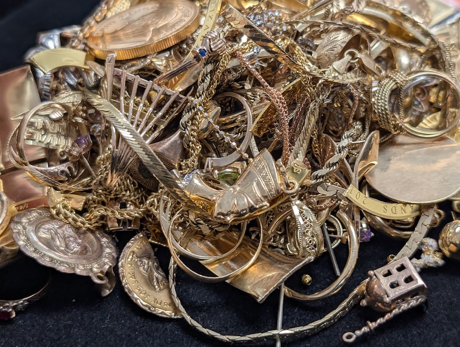 Gold Buyer Around South Loop Chicago