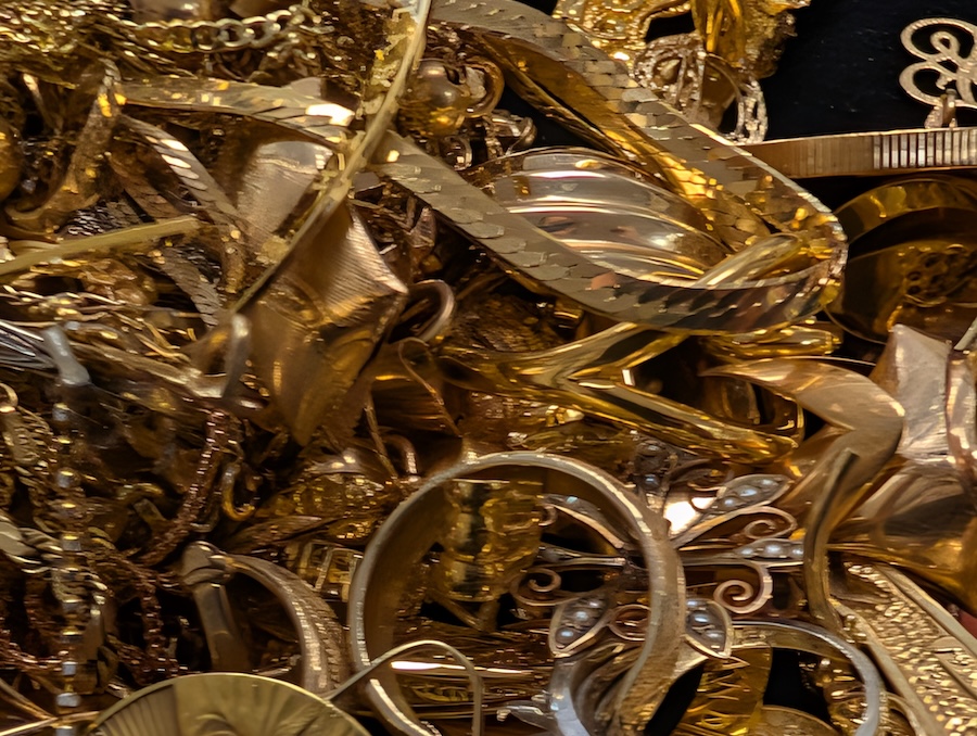 Honest Gold Buyer Near Montclare Chicago