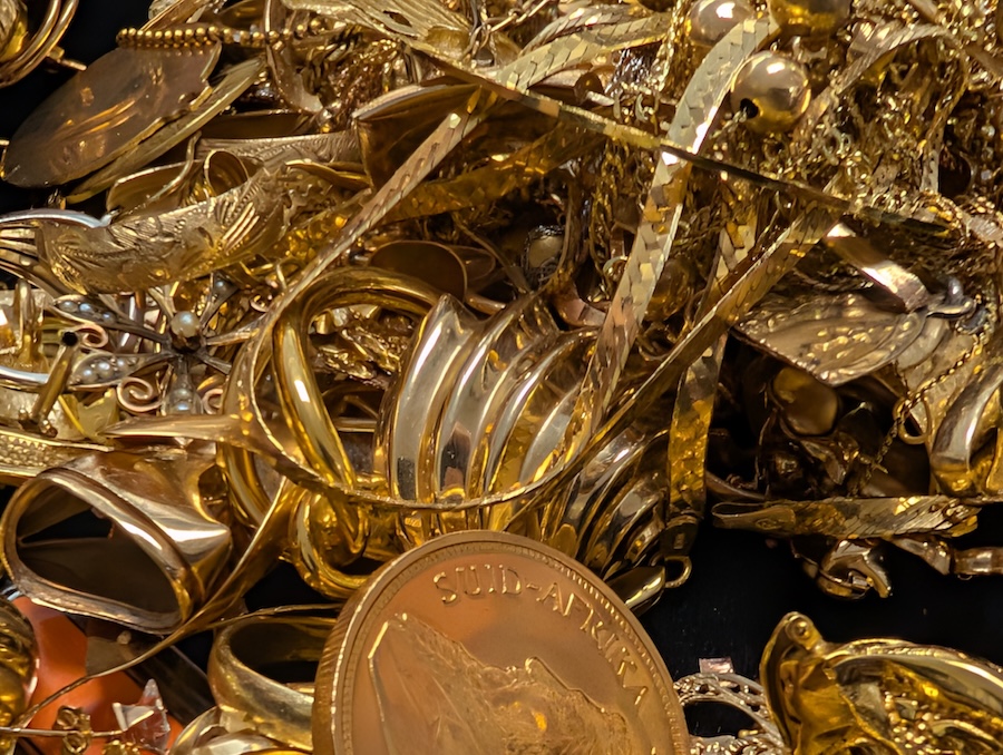 Gold Buyer Near West Ridge Chicago