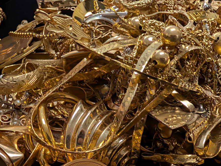 Best Gold Buyer Near Ravenswood Chicago – Sell Gold Coins, Jewelry & Bullion for Top Dollar